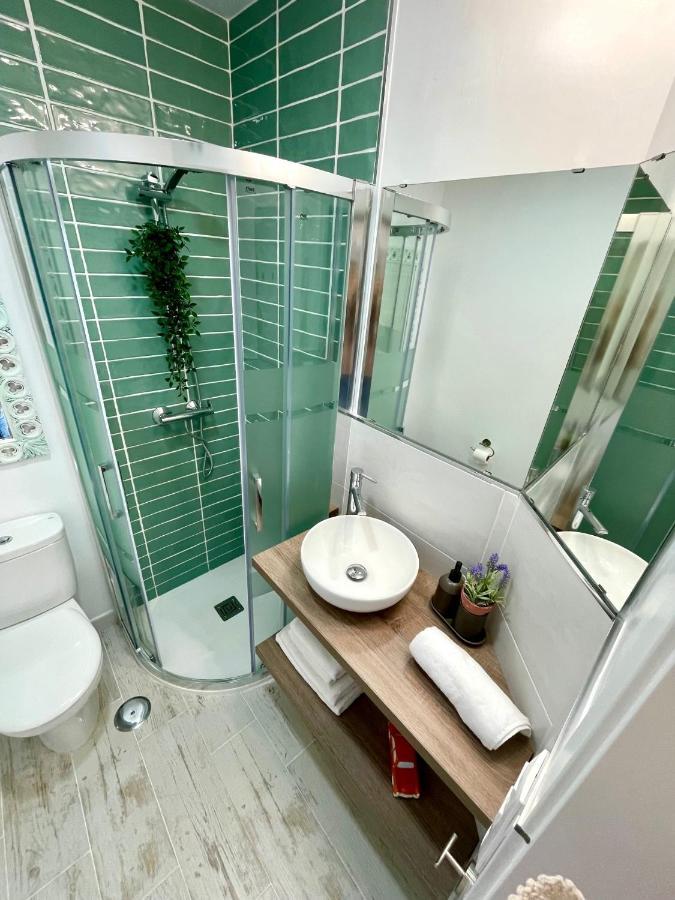 Gatu Premium Atico Caleta , Preferente Mayores De 25 Anos Y Familias Кадис Екстериор снимка